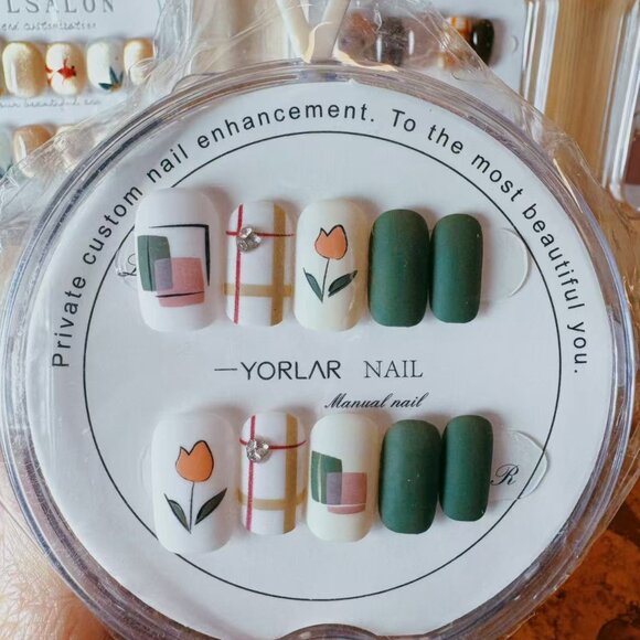 Handmade Press-On Nails - Picture 3 of 16